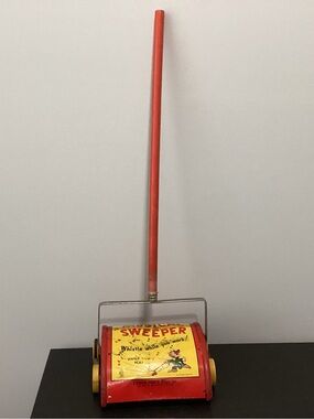 Vtg. Walt Disney’s SNOW WHITE “DOPEY” Sweeper Model #100, Manf. By Fisher